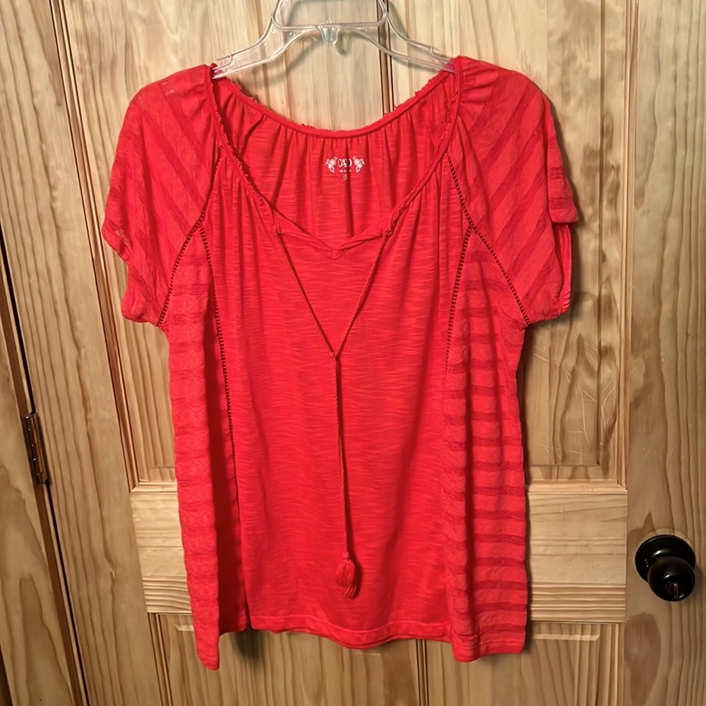 Red Cato detailed top.